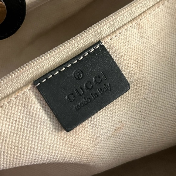 ⭐️⭐️Black silver Gucci GG canvas authentic handbag with GG keychain/charm - Picture 6 of 16
